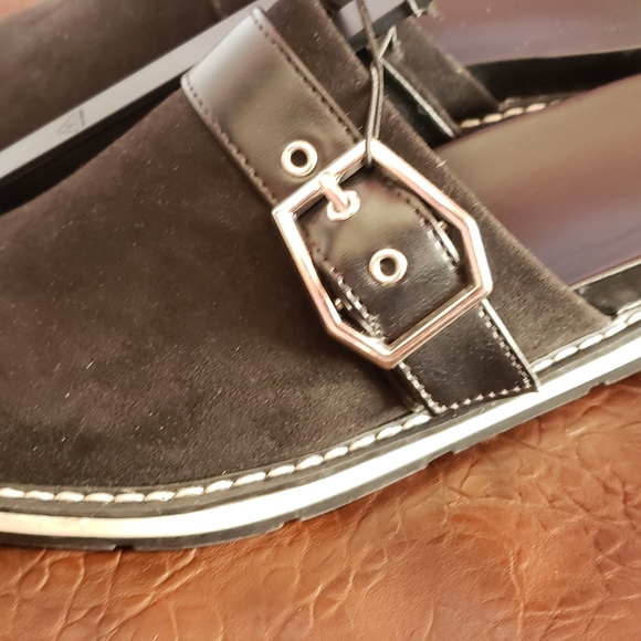 6 Time& Tru Black/White with Silver Buckle - Picture 5 of 6